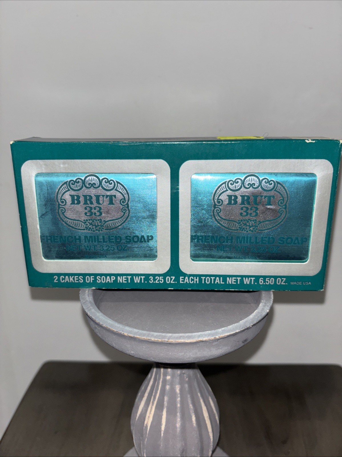 Vintage Brut 33 French Milled Soap 3.25oz 2 Cake Soaps
