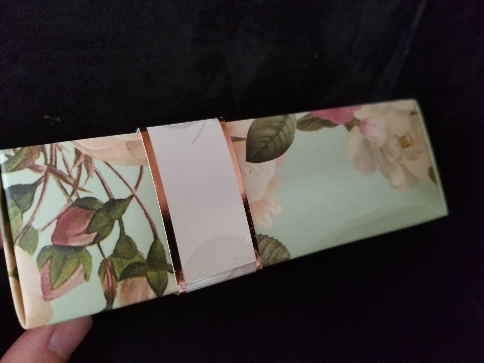 LILA GRACE VANILLA ROSE SCENTED SOAP PETALS