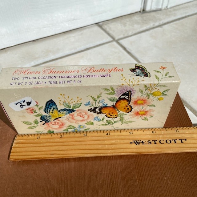 Vintage Set of 2 Avon Summer Butterflies & Blossoms Soaps 3oz each Hostess Box