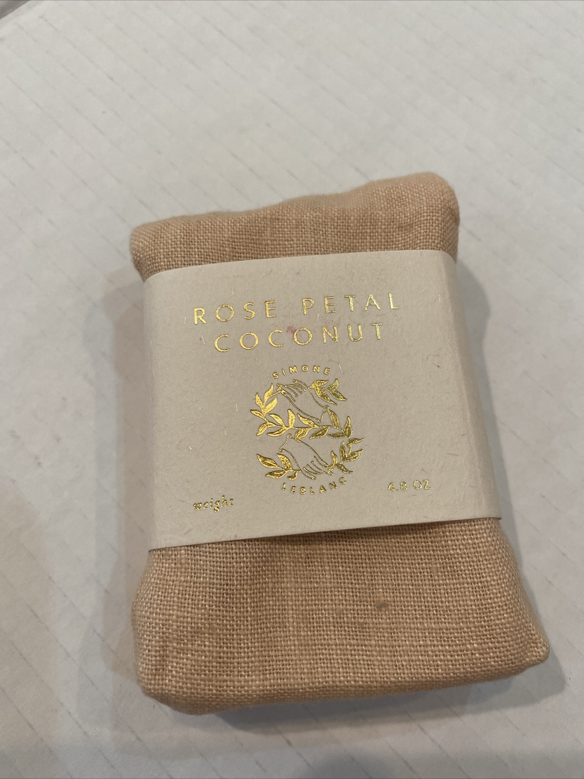 Simone Leblanc Bar Soap Handmade Organic Rose Petals & Coconut 4.8 Ou Cloth Wrap