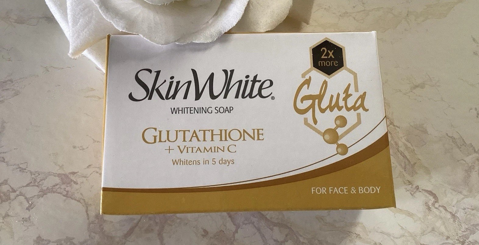 SkinWhite WHITENING Soap Glutathione + Vit C Whitens In 5 Days