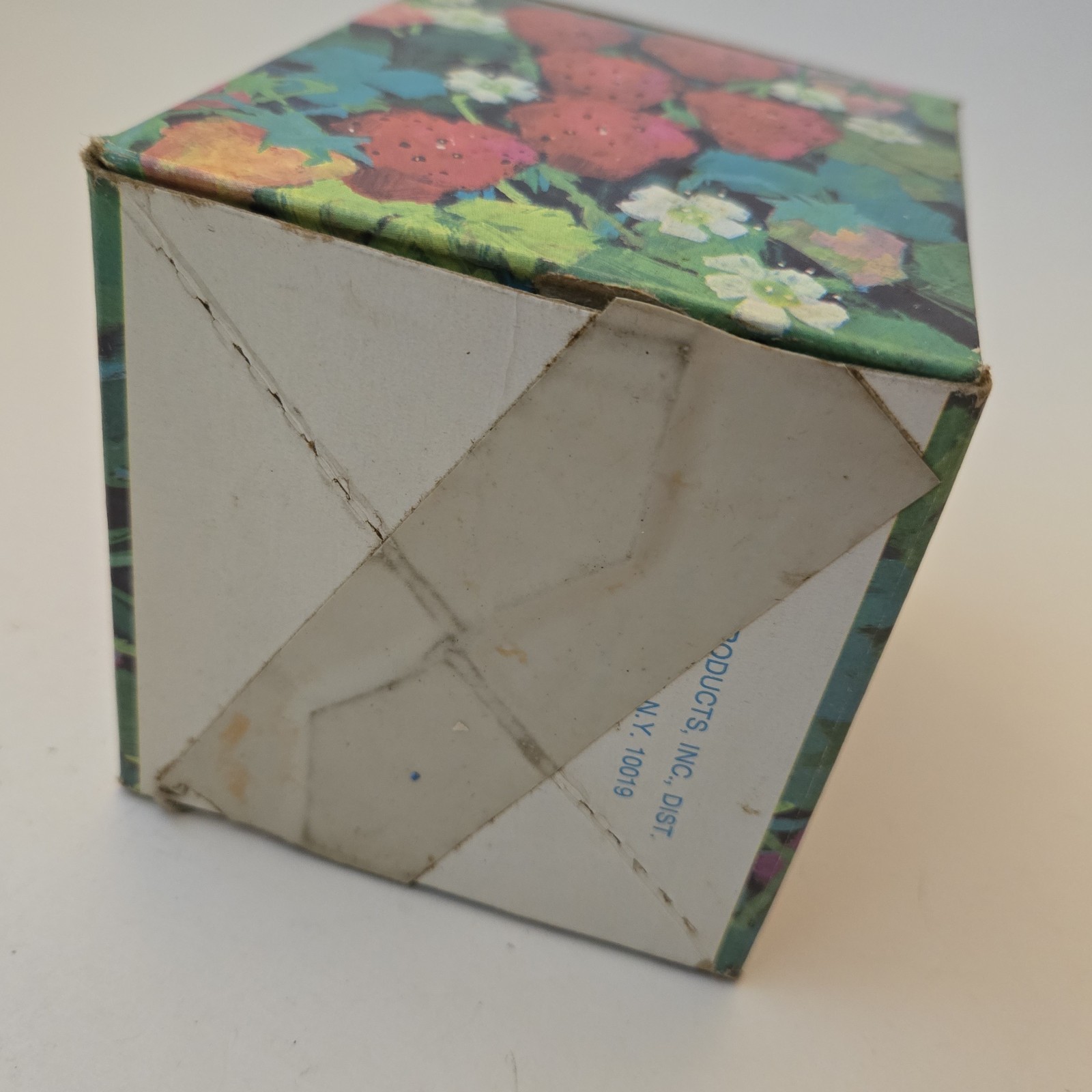 Vintage 1970’s Avon PICK-A-BERRY Strawberry Fragranced Soaps Container with Box