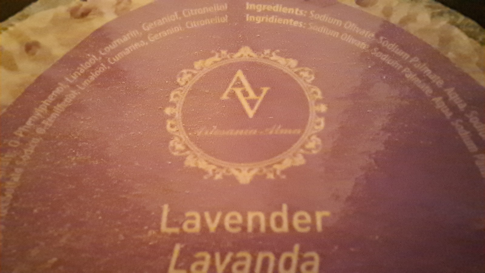 Alchimia Soap 3 Bar With Round Lavender Scent Soap In Tin. Round soap dropped.