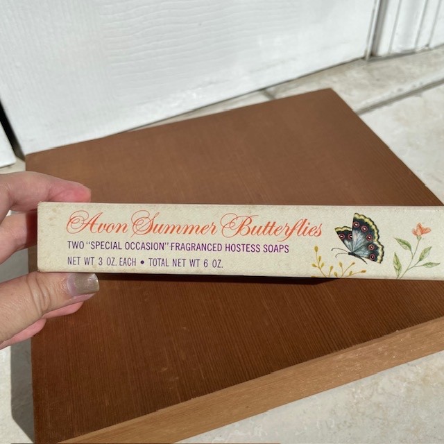 Vintage Set of 2 Avon Summer Butterflies & Blossoms Soaps 3oz each Hostess Box