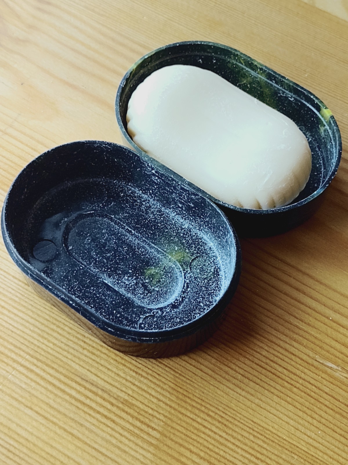✨🎧 vintage EARBUD HEADPHONES SOAP TRAVEL CASE Israel EILAT 🏨🧼 HOTEL SOAP ysl