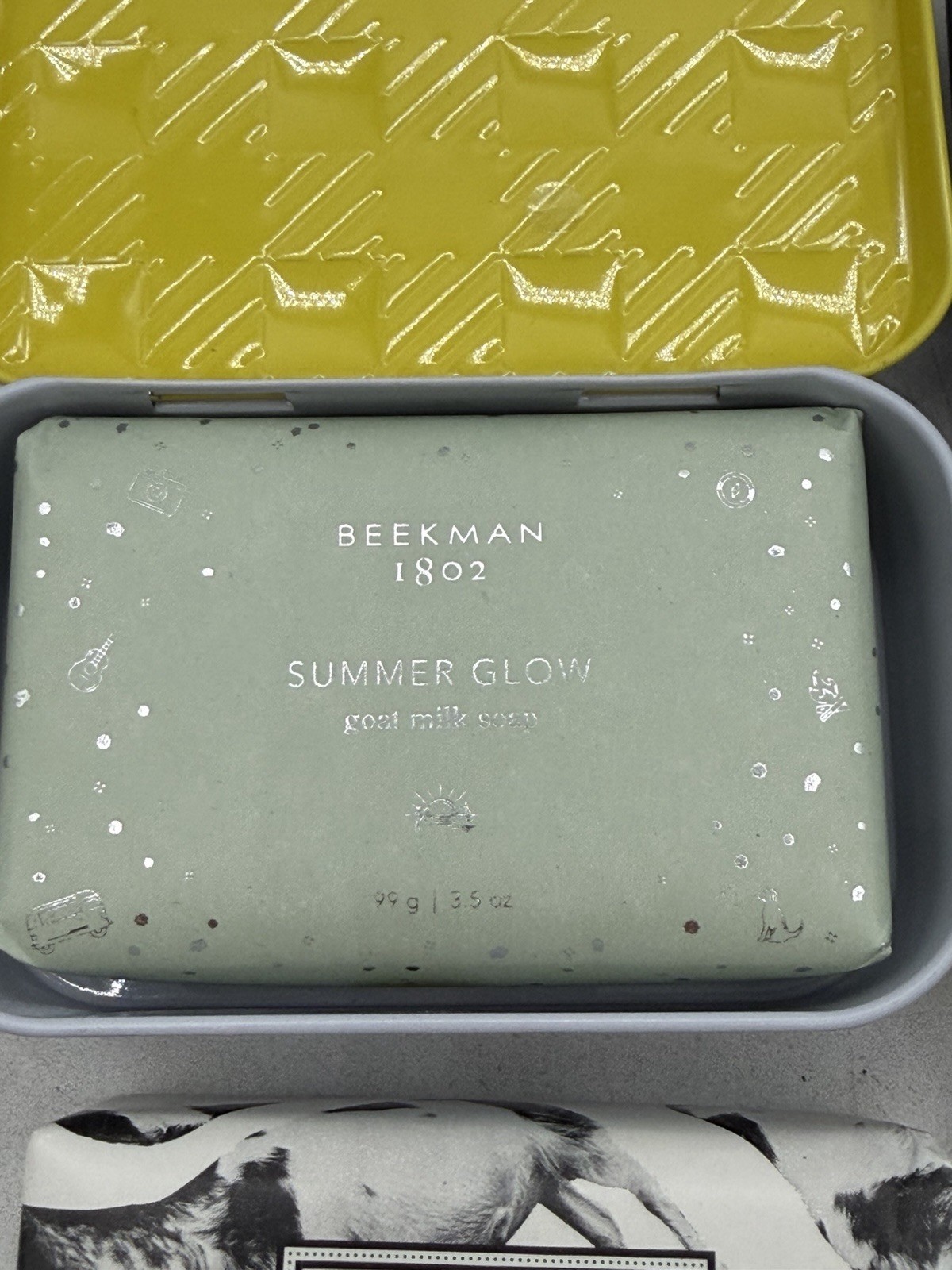 Beekman 1802 Lot of 4 3.5oz Bars of Soap, 2 Decorative Tins
