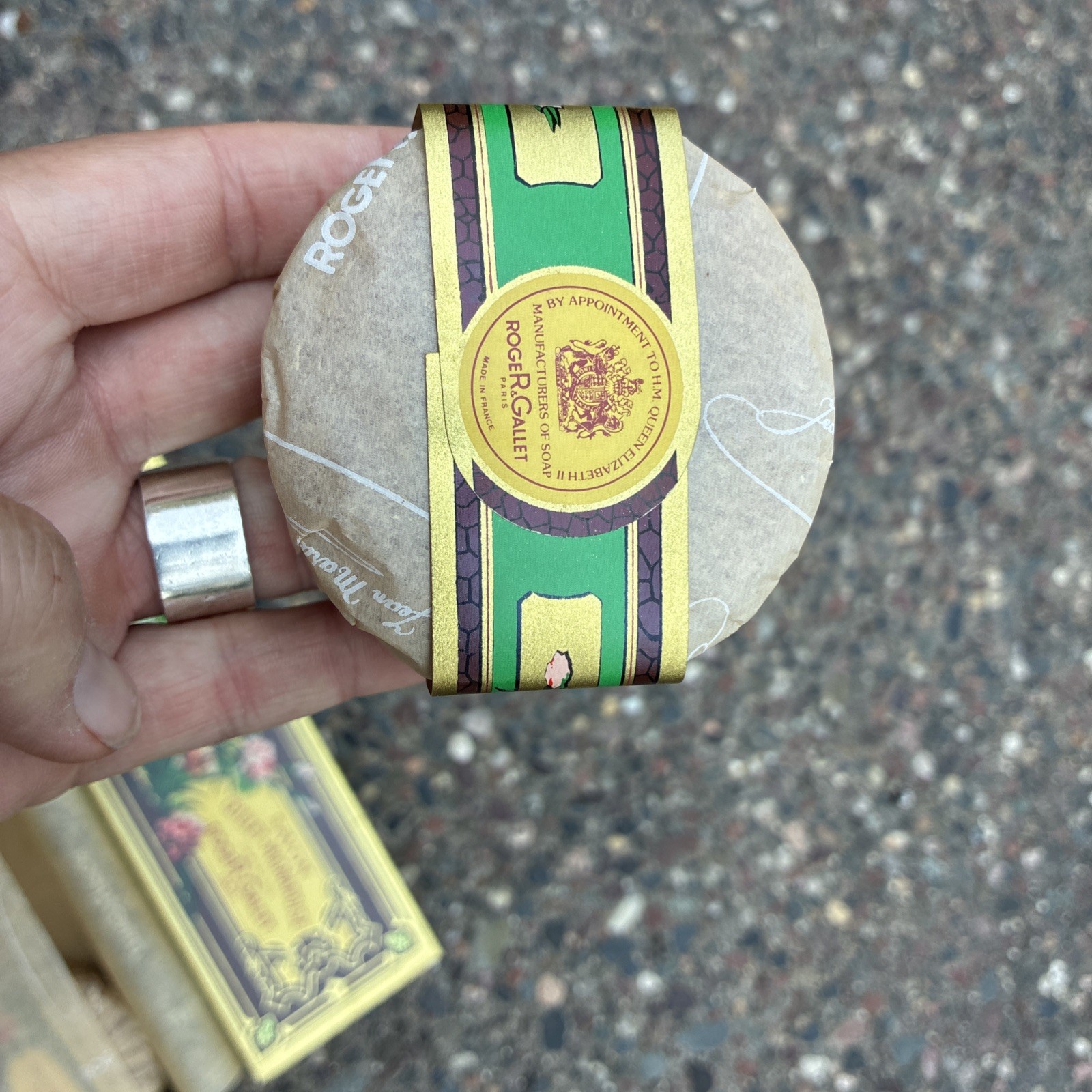 Roger & Gallet Paris Savon Ceillet Mignardise “Carnation” 3x 3.5oz Perfumed Soap