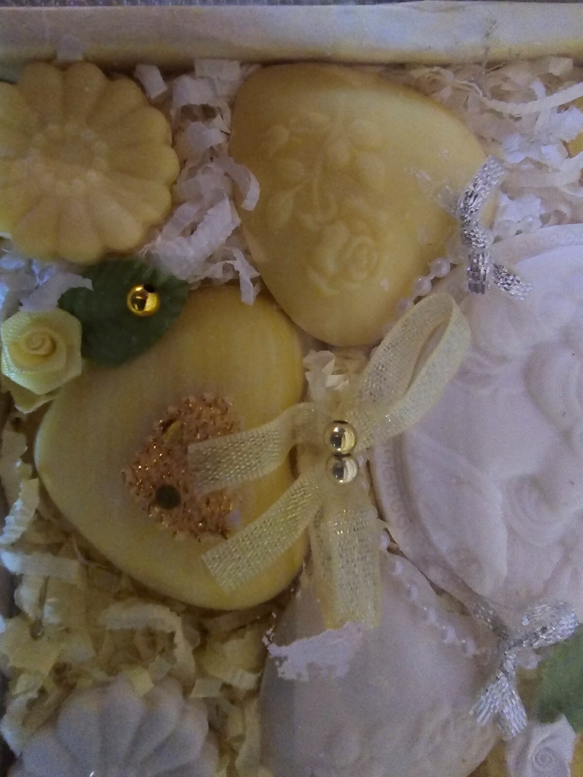 Decorative Hand Soaps – 1 Cameo, 5 Hearts, 2 Flowers