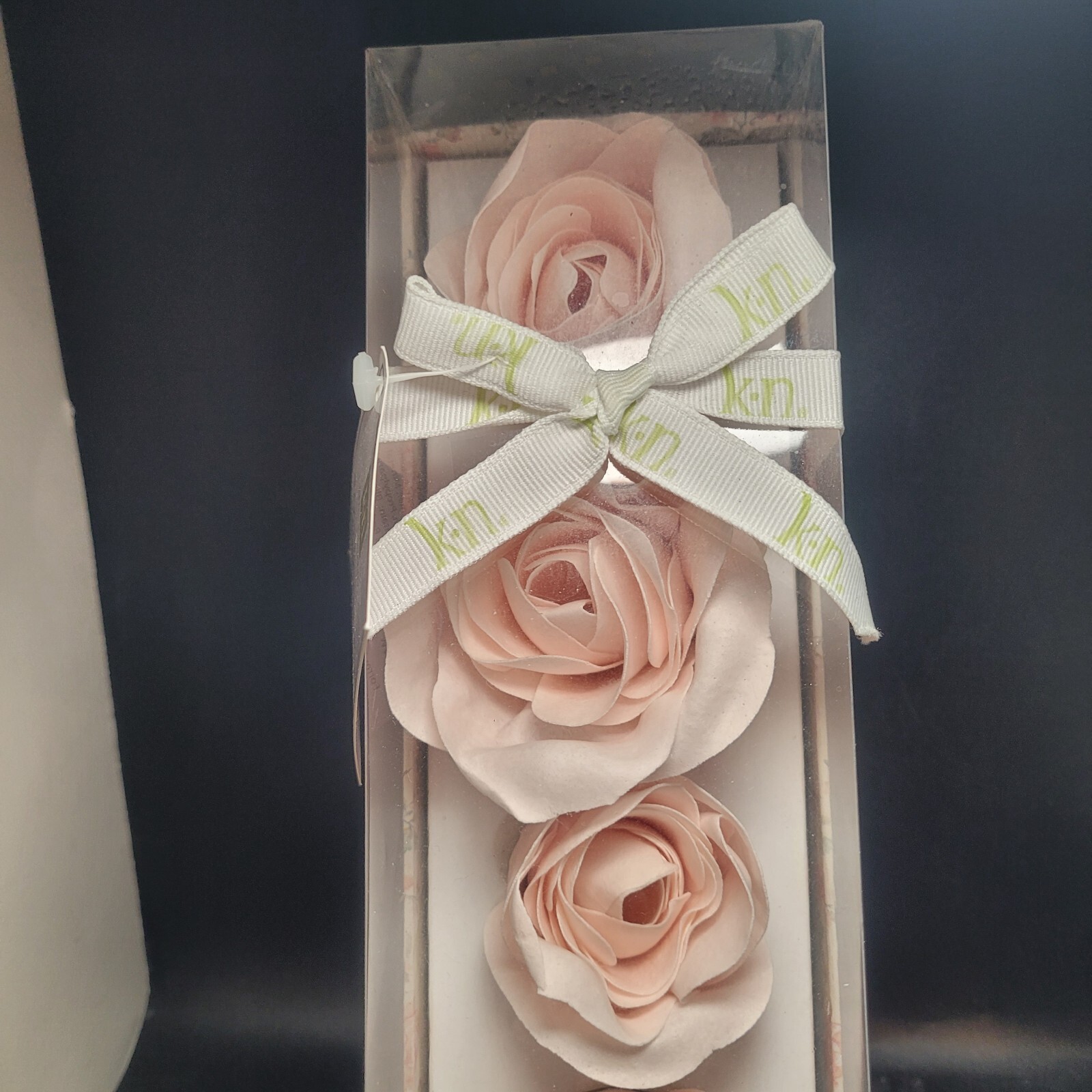 Karen Neuberger Rose Scented Soap Petals NIB Romantic Gift