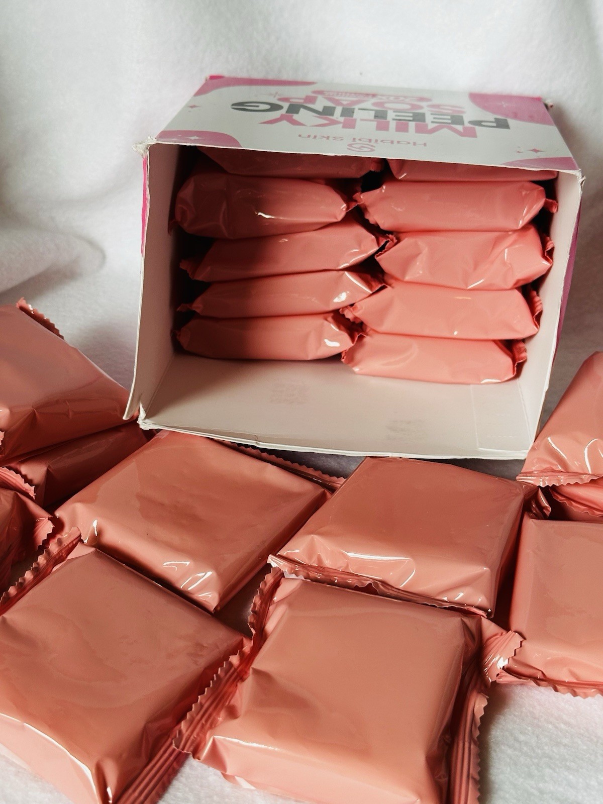 Habibi Brightening Serum + Milky Peeling Soap (50g -4bars)
