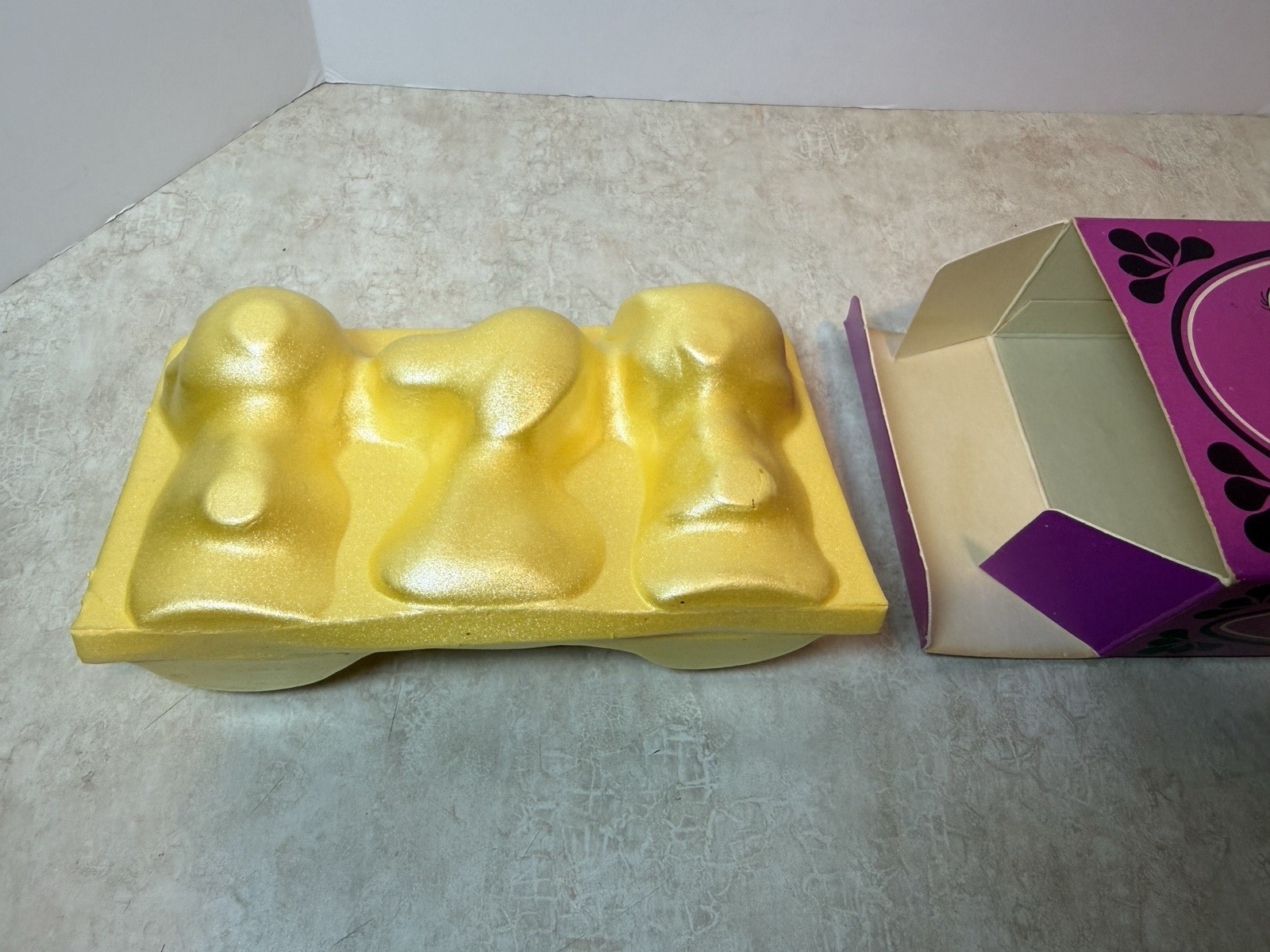 VINTAGE 1970’s AVON Peanuts Gang – Charlie Brown Lucy Snoopy Soap Trio NOB