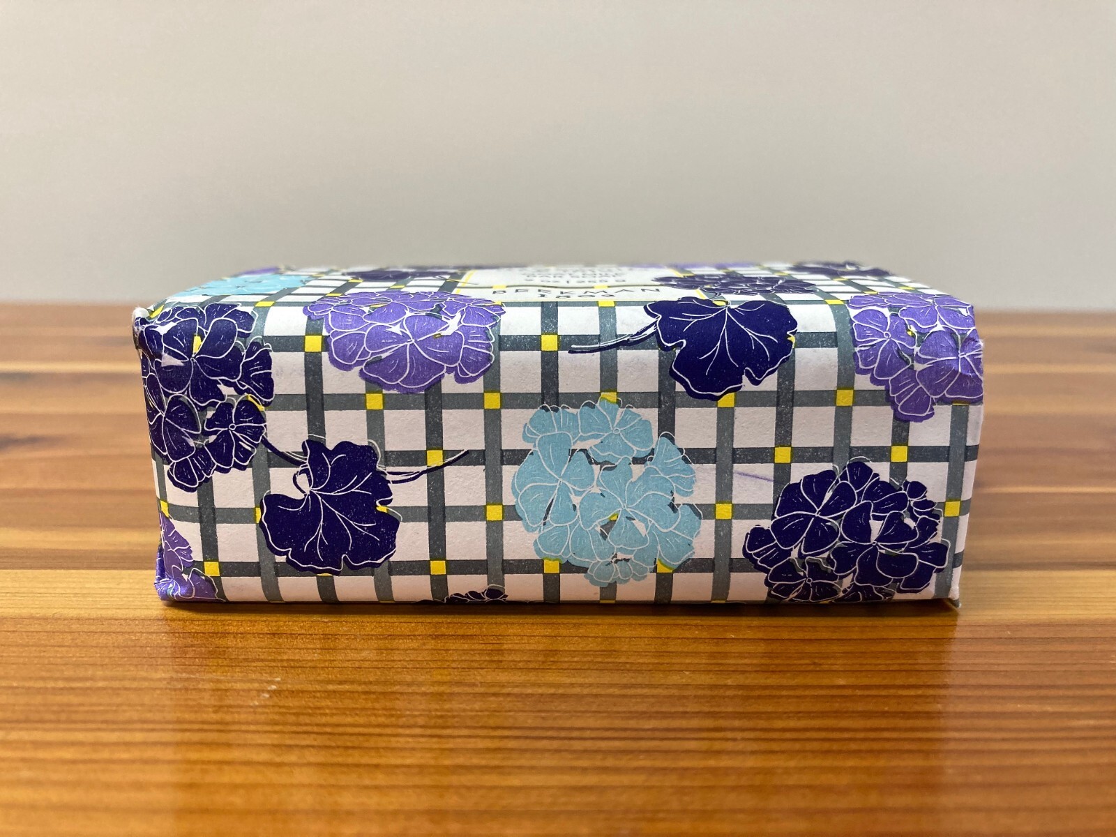 NEW BEEKMAN 1802 Moonlit Geranium & Iris 9 Oz. Goat Milk Bar Soap