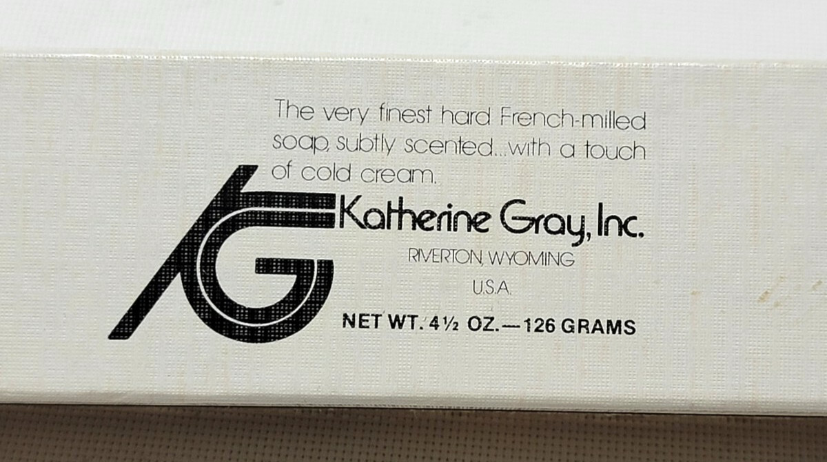 Katherine Gray 3 Pack Bar Soap Holly Berry 4.25 oz (design all the way thru)