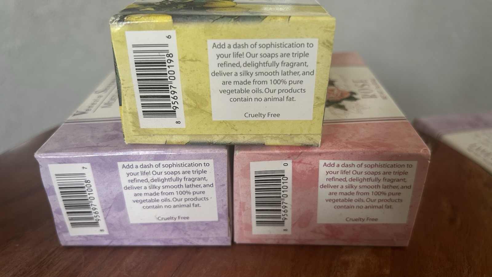 LOT (4) VENEZIA Soap works PURE VEGETABLE LEMON Verbena, Rose, Lavender Soap 7oz