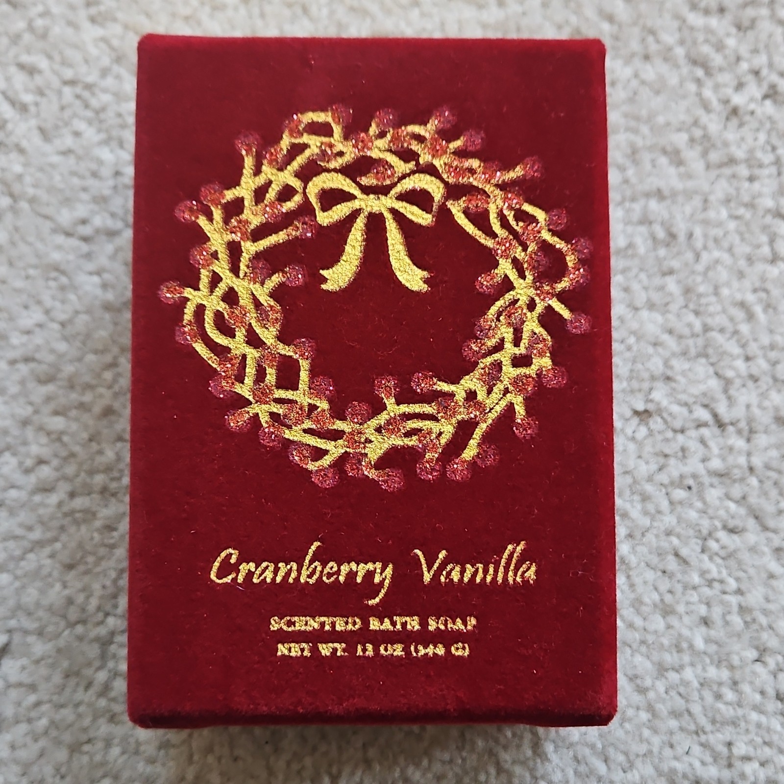 CST Cranberry Vanilla Moisturizing Bath Soap 12 oz Snowflake Pattern