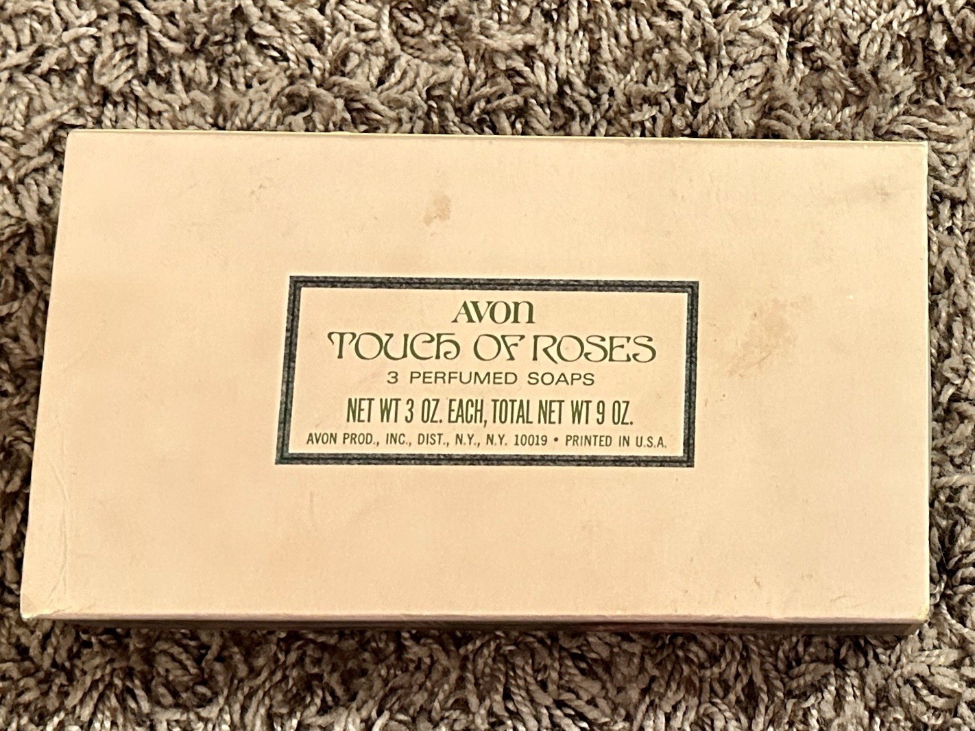 Vintage Touch of Roses Shaped Bar Soap Avon 3 Cakes Original Box Pink Gift Box