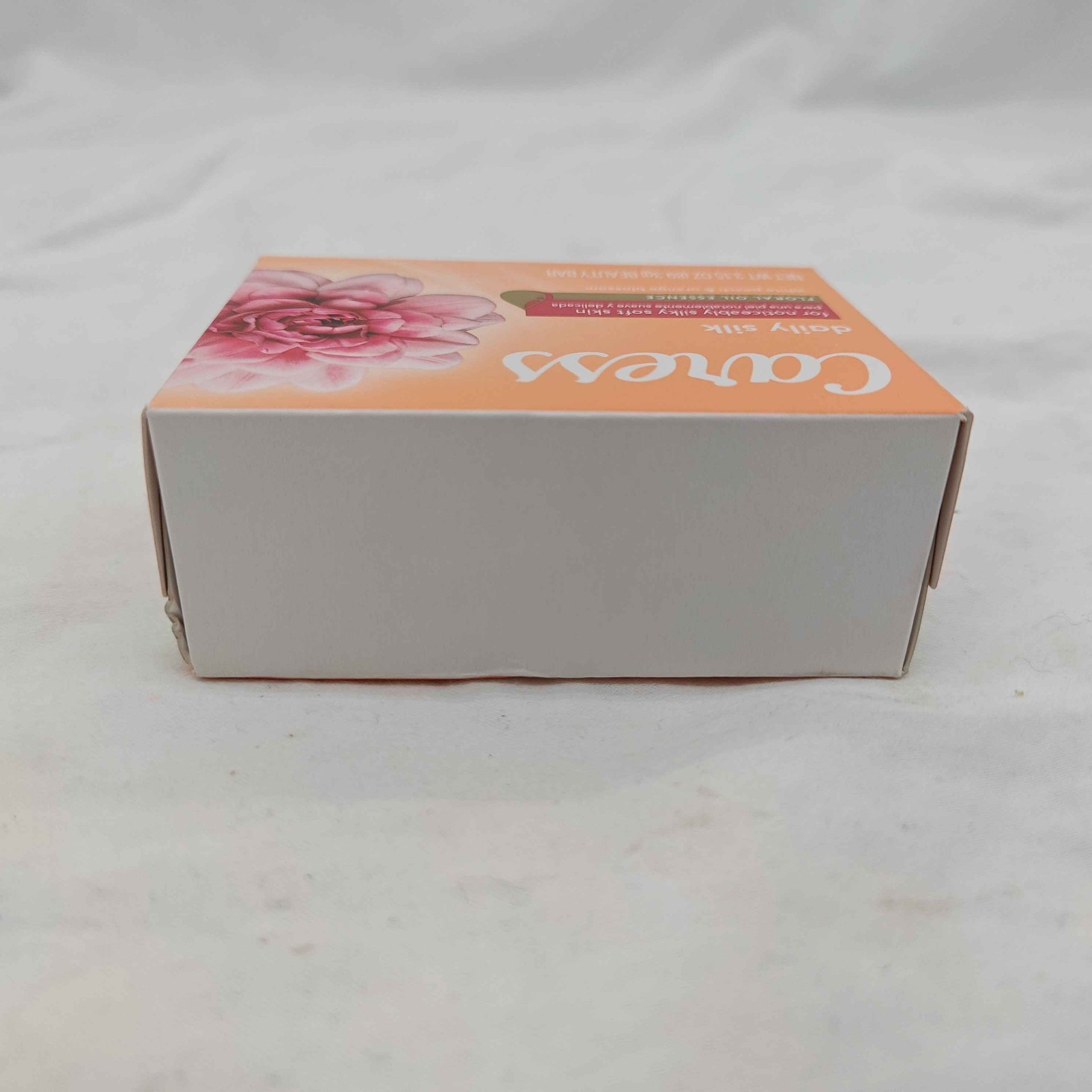 Caress Daily Silk Bar Soap Floral Oil Essence Original Formula 3.75oz