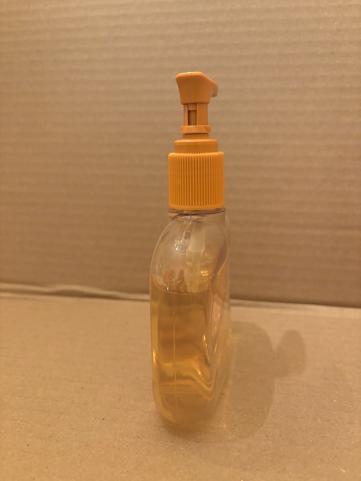 Vintage REVLON 8oz Clean & Clear Facial Cleansing Liquid NOS 90’s Prop Beauty