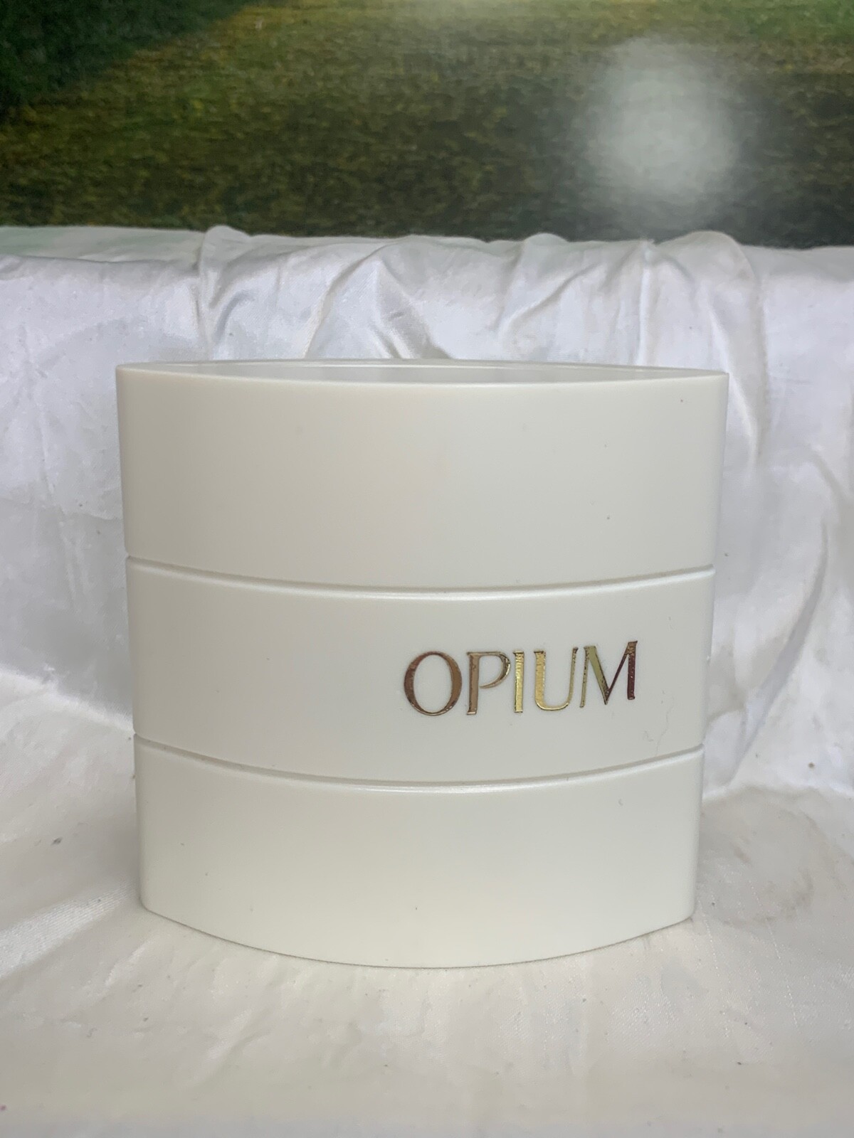 Yves Saint Laurent Opium 150g Luscious Soap with Case (new with box)