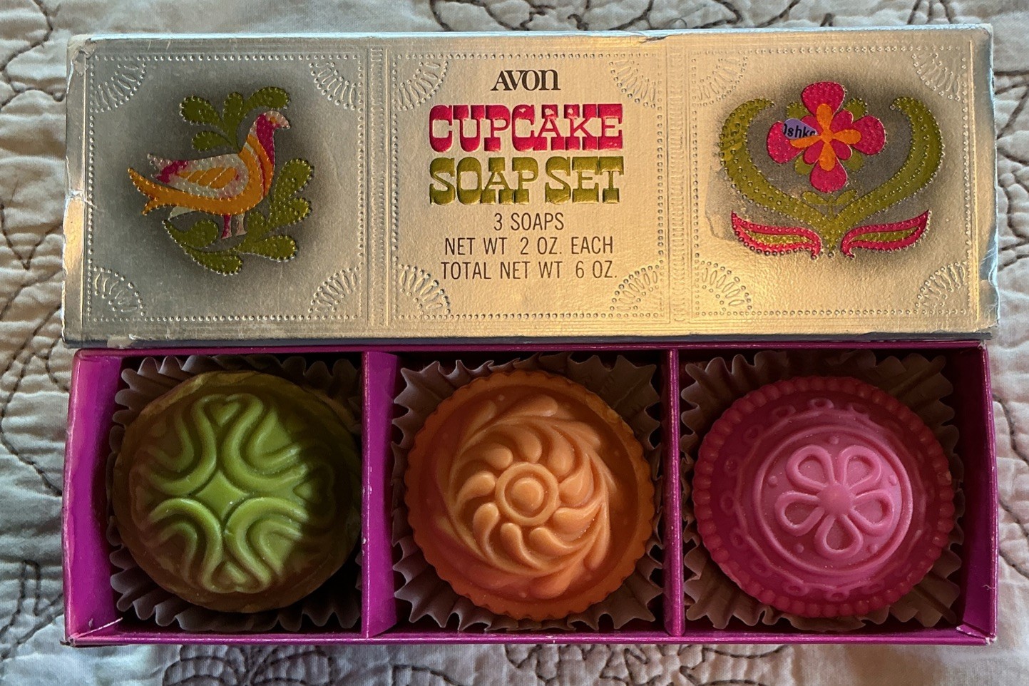 Avon Cupcake Soap Set Vintage 3 Bar Soap Gift Box Floral Bird 6 oz