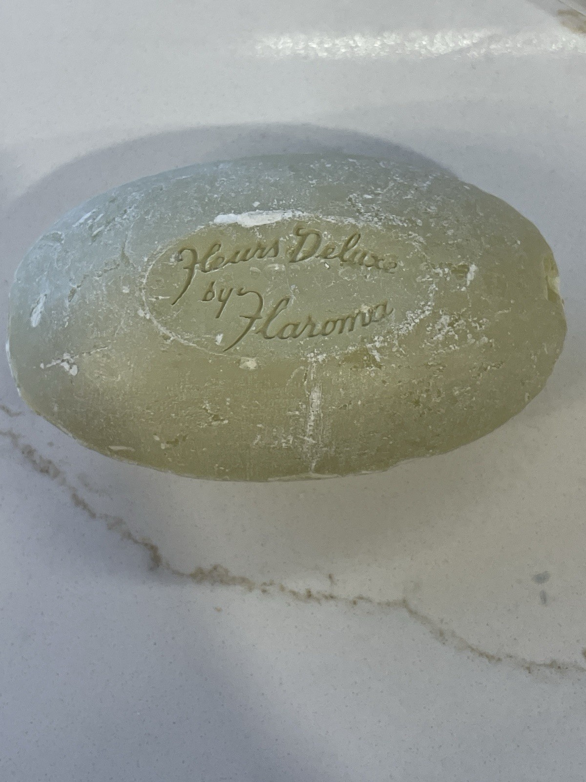 Vintage Fleurs Deluxe Cold Cream Bar Soap Sweet Pea 2.75 oz Flaroma Etched