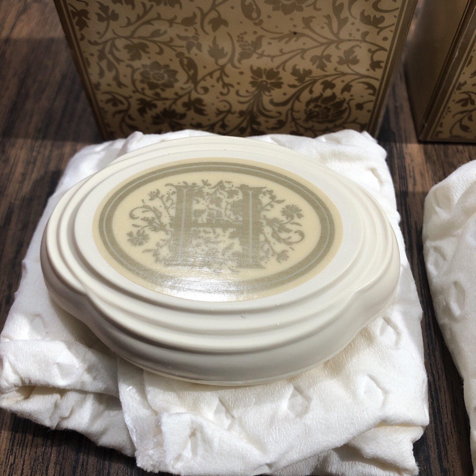 2x Vintage 1984 Avon Letter Perfect Guest Soap 2.75 oz. Bar “H” Decal New NIB
