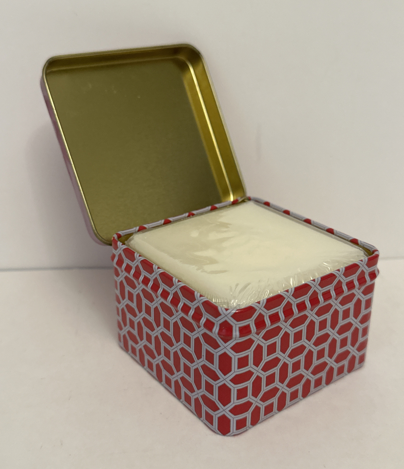 MUSE 5 Oz Wild Lavender Scented Soap Metal Keepsake Tin, Triple Milled~Veg Based