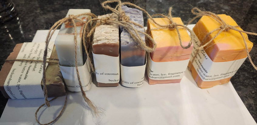 Lot of 21 beutiful handmade soaps, Oils of coconut, shea, olive, rice bran, etc.