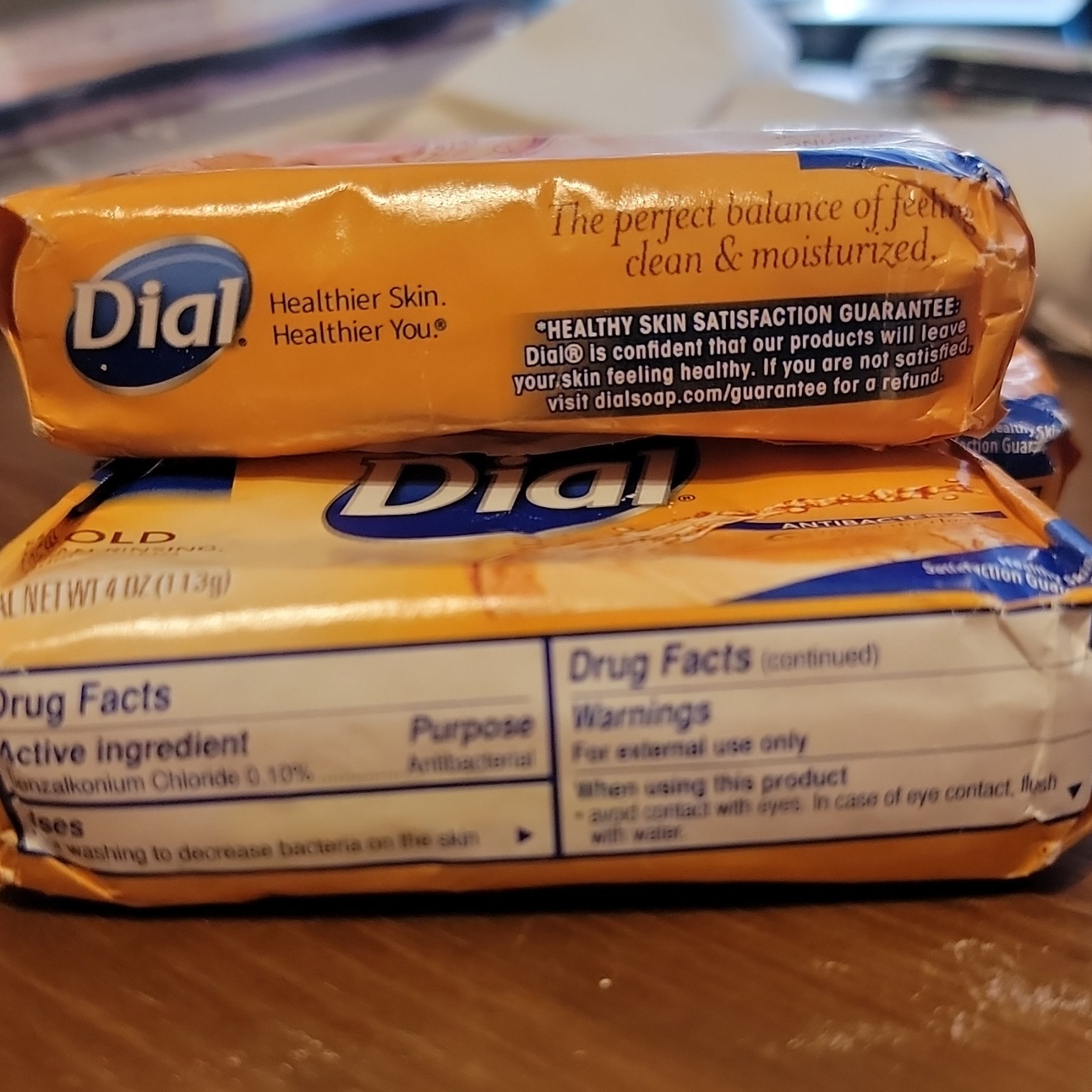Dial Gold Antibacterial Deodorant Soap Bar 4 oz Benzalkonium Chloride 4 bars
