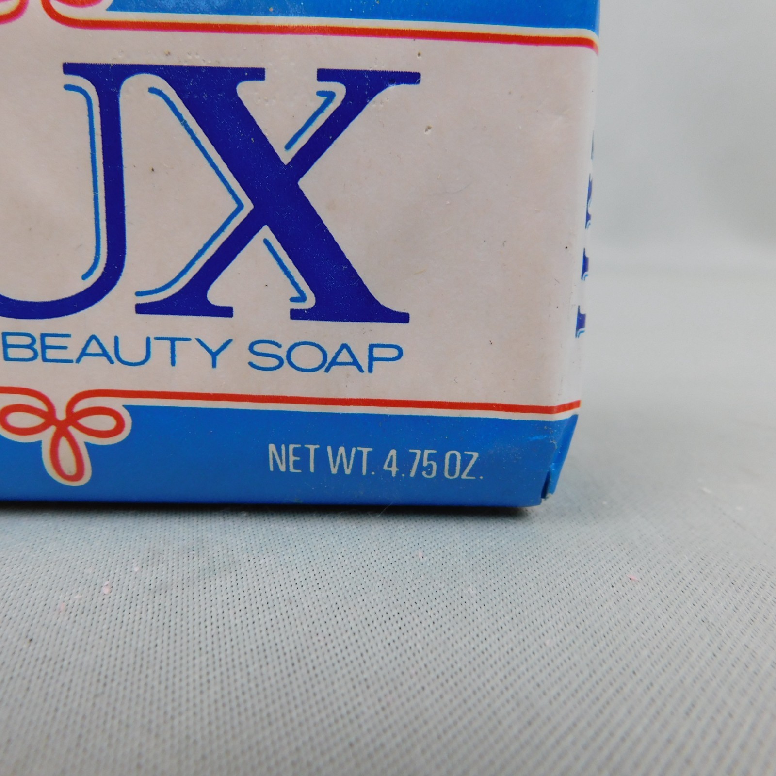 Vintage NOS Lux The Pure Beauty Soap White 4.75oz Bath Size #A316