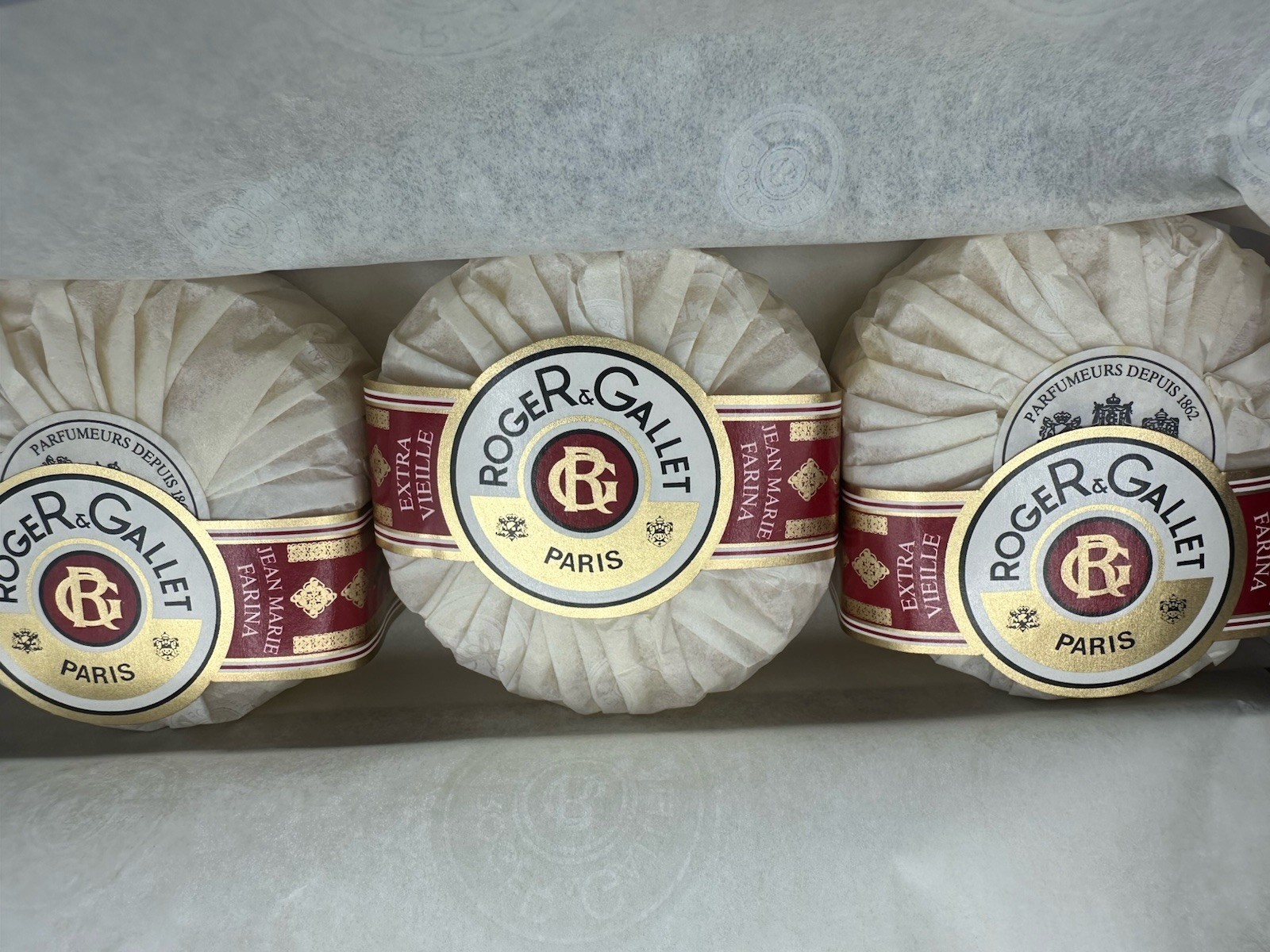 Vintage Y2K Roger & Gallet Paris Perfumed Soaps, Extra-Vieille, 3×3.5oz, w/ Box