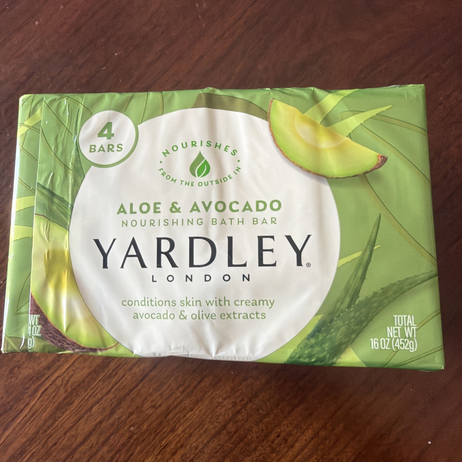 YARDLEY LONDON Aloe & Avocado Nourishing Bath Bar Soap (4 Bars) – NEW