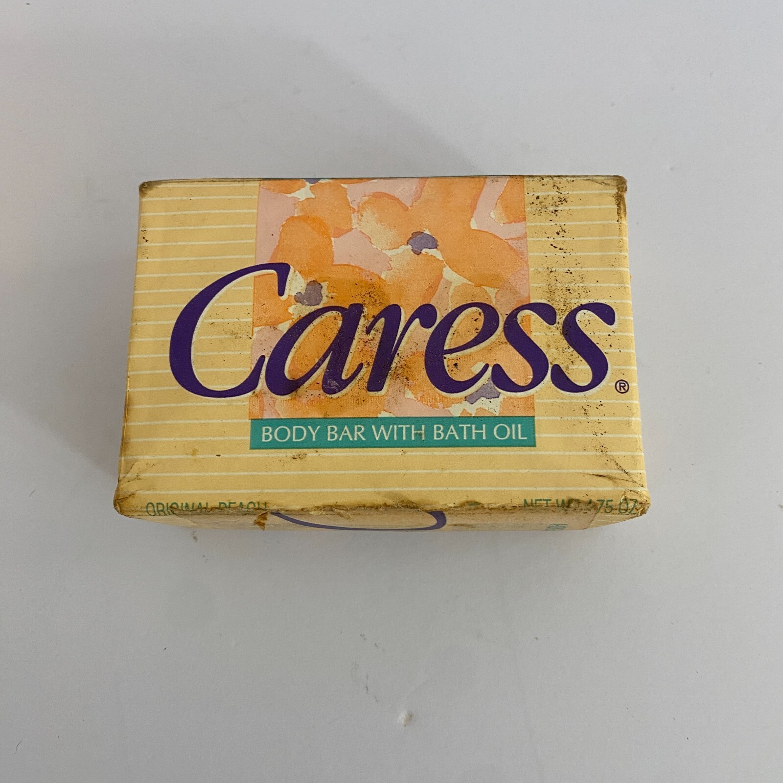 Caress Body Bar with Bath Oil Original Peach 4.75 oz Vintage One Bar