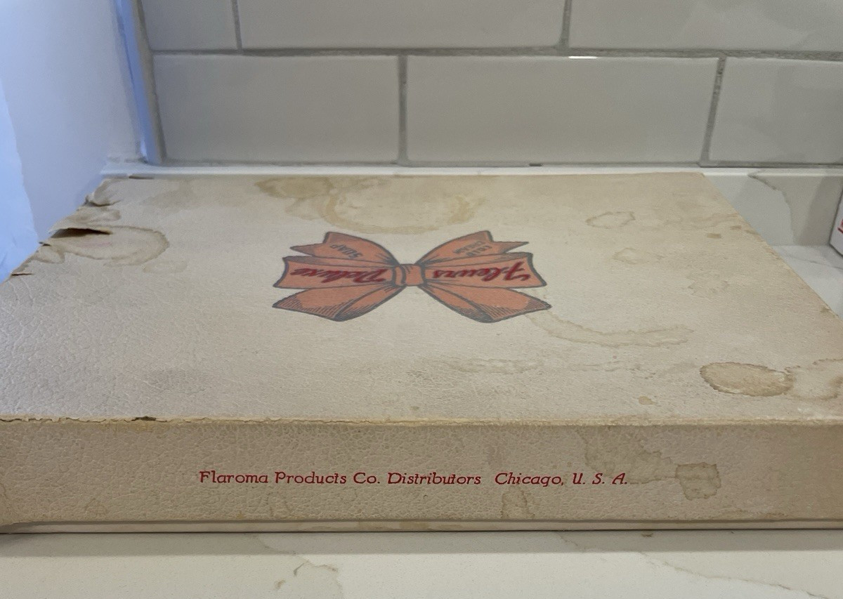 Vtg Fleurs Deluxe Cold Cream Bar Soap Box of 12 Blue Bell Rose Geranium Clover