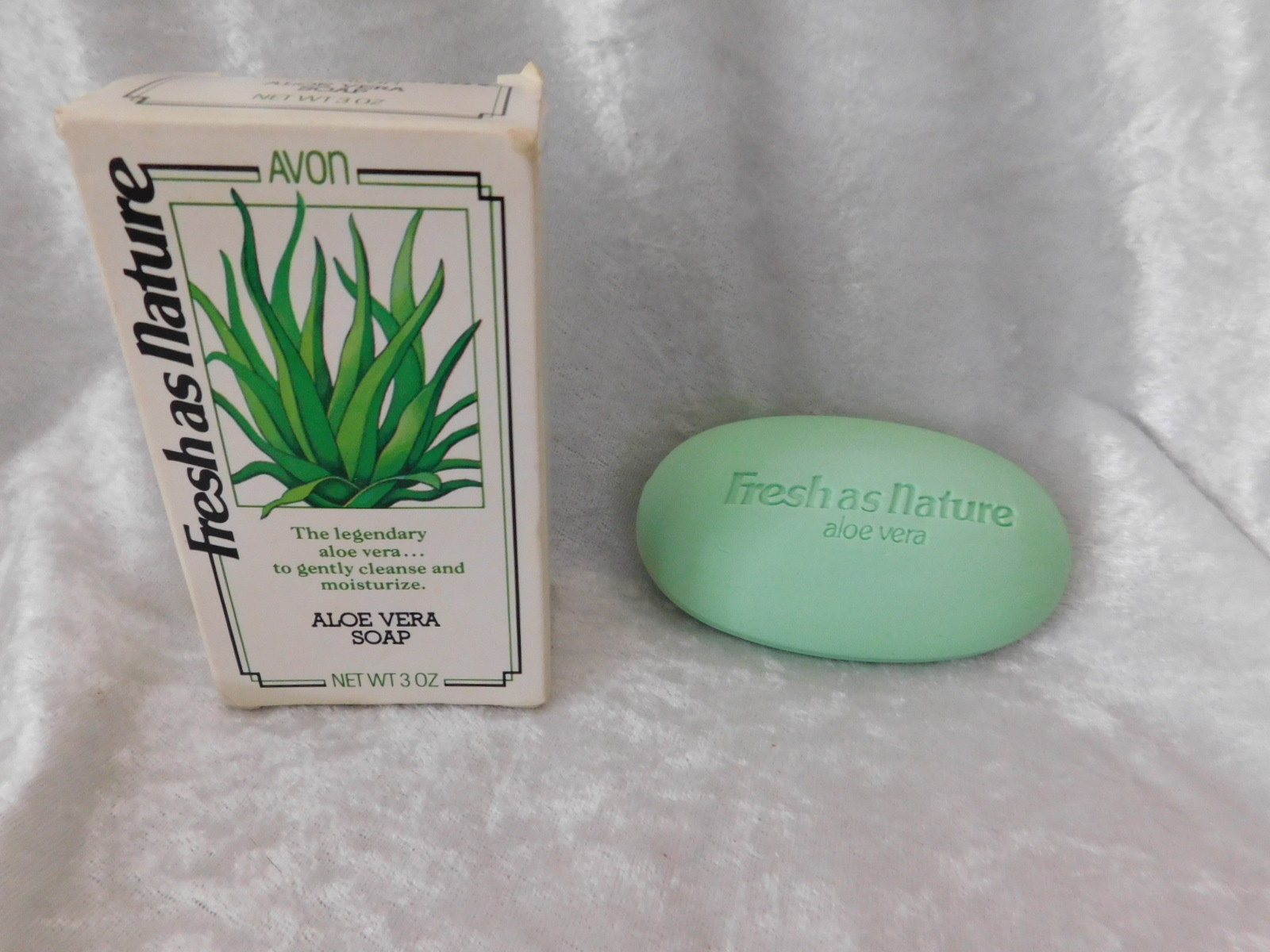 NOS Vintage Avon 1982 Fresh As Nature Aloe Vera Soap 3 oz Original Box