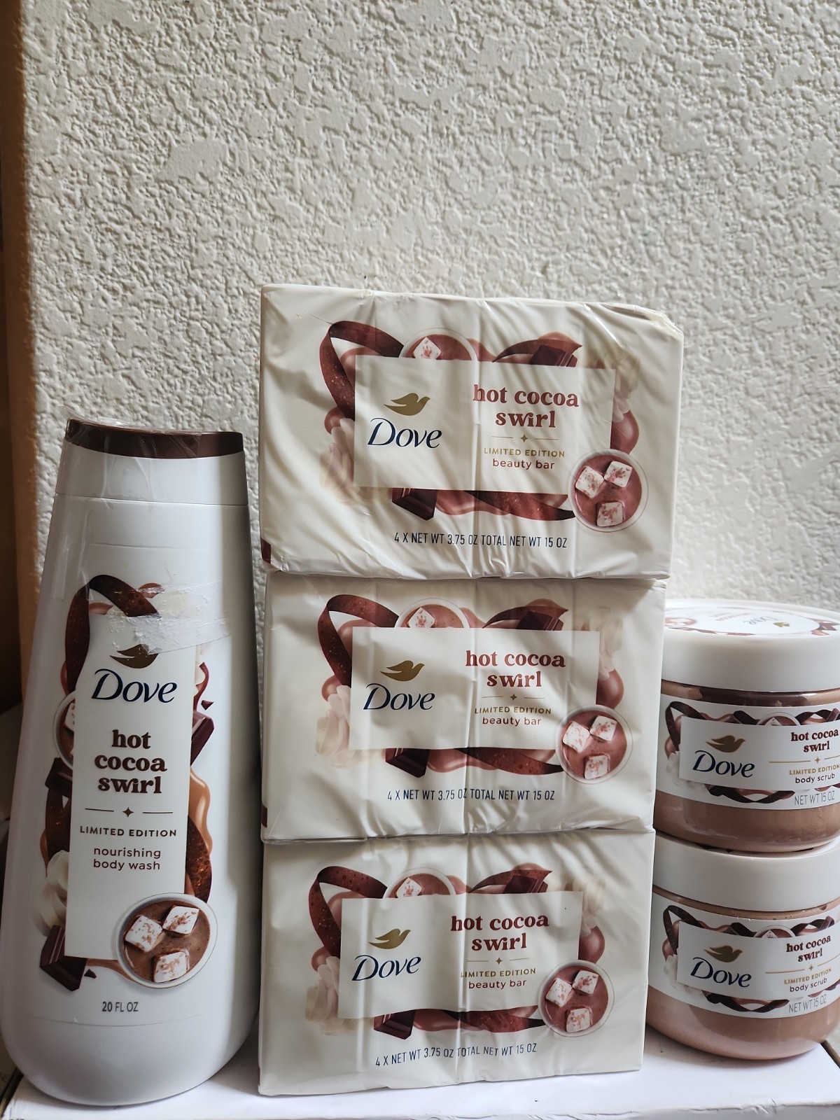 15 pk Dove Hot Cocoa Swirl Limited Edition 12 Bar Soaps & 2 Body Scrubs, 1 Wash.