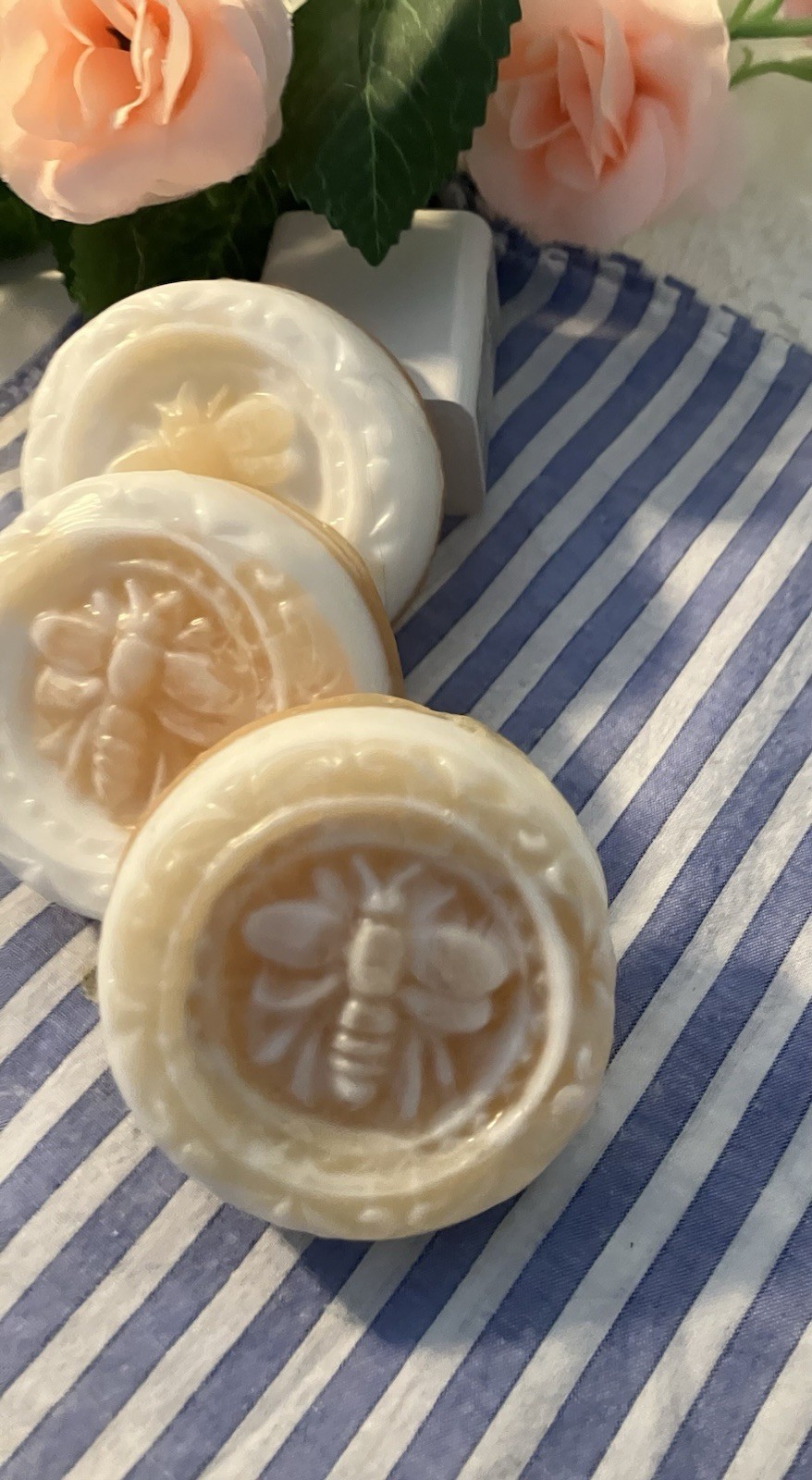 Handmade PEACH HONEY -2oz Glycerin & Goatmilk~Organic and Natural Oils Soap