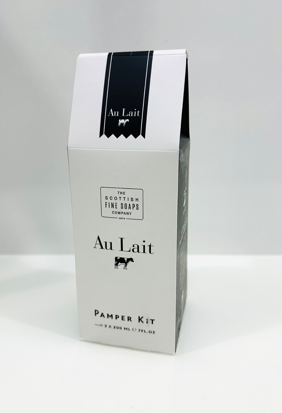 The Scottish Fine Soaps Company Au Lait Pamper Kit Gift Set 3 x 200ml Body Care