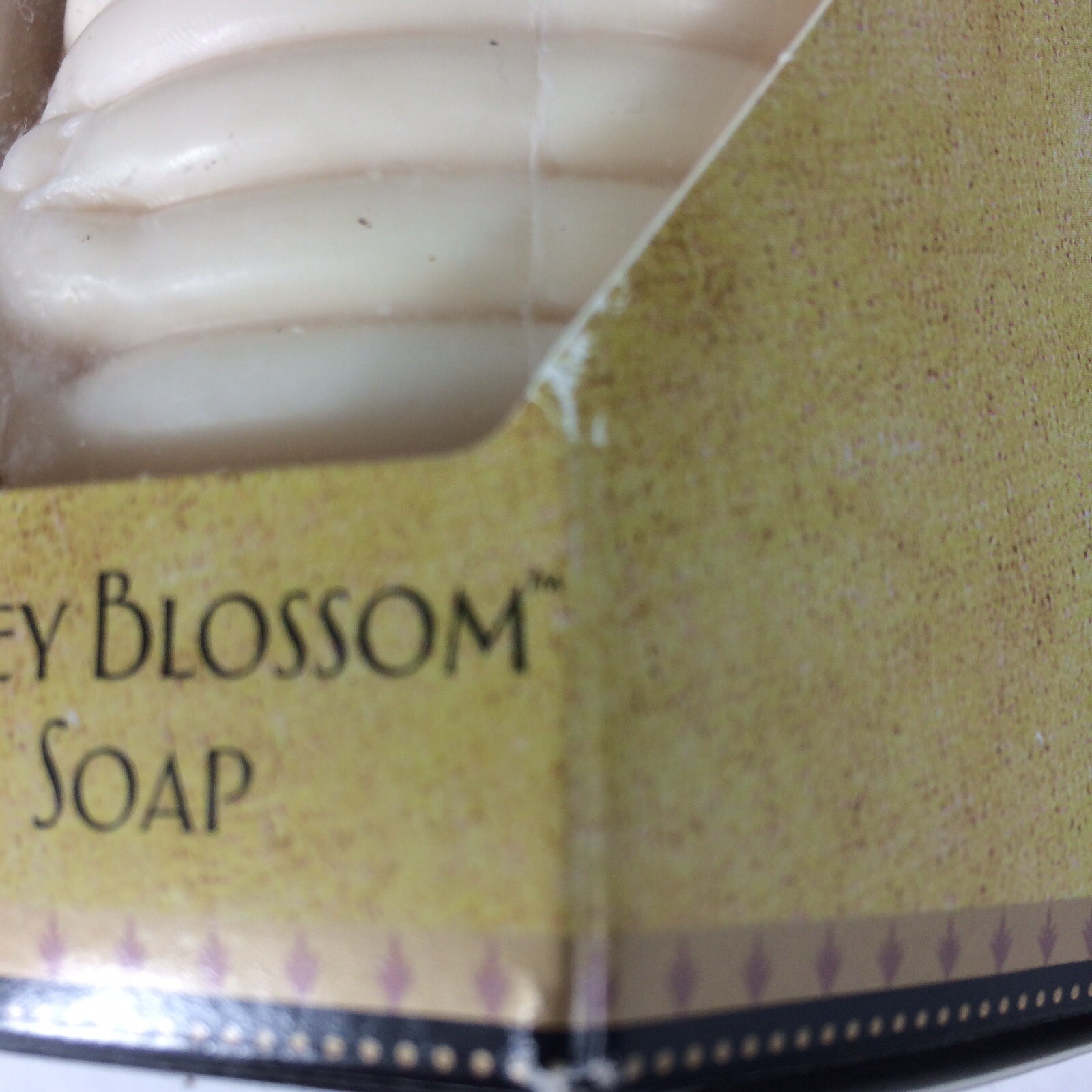 HONEY HOUSE NATURALS HONEY BLOSSOM BEE HIVE MOISTURIZING SOAP BAR 10.6 OZ.