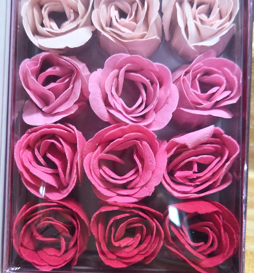 Nicole Miller Pink Rose Scented Soap Petals in Box – 18 Piece