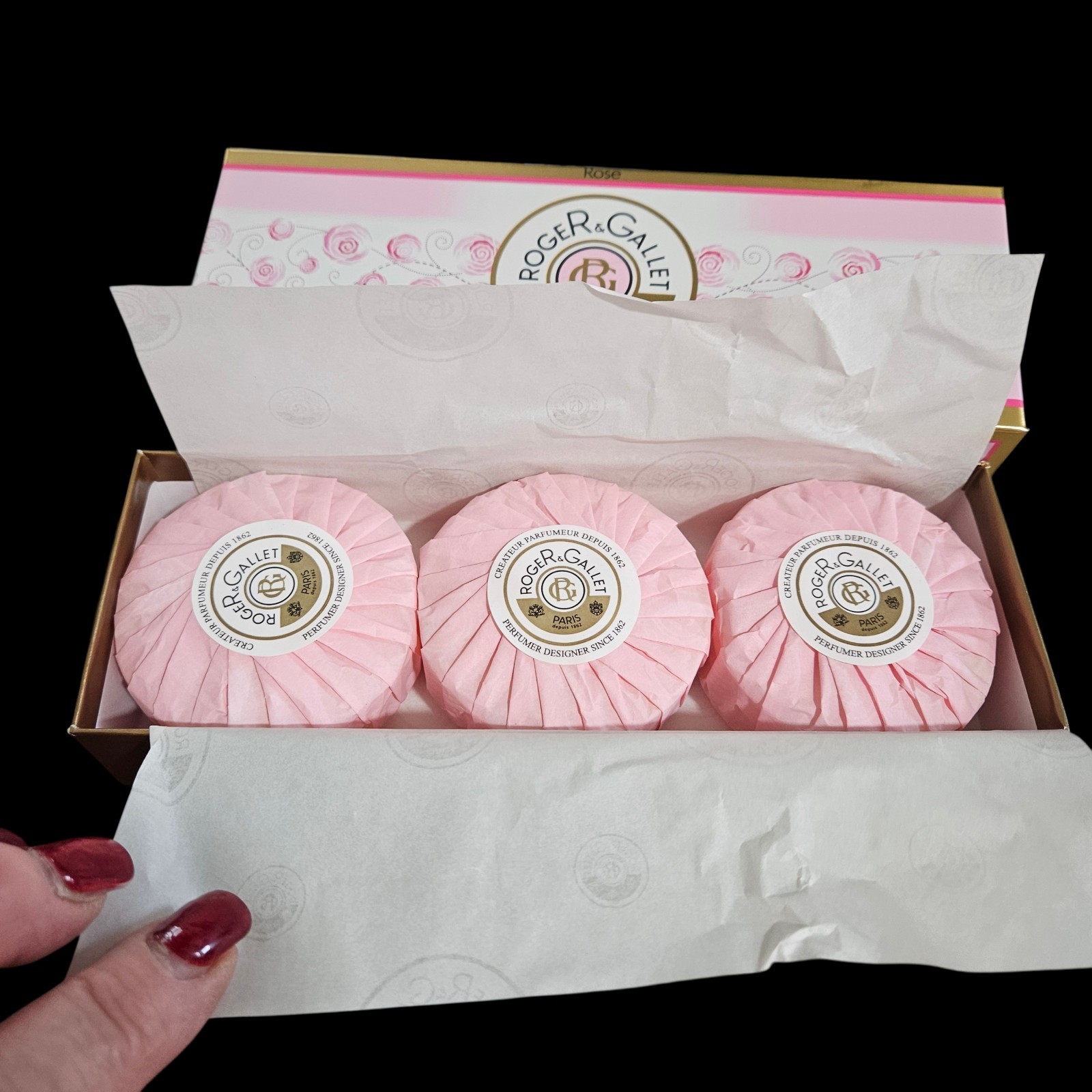 Roger & Gallet Paris Rose Gentle Perfumed Soap Set of 3 (3.5 oz each) New NOS