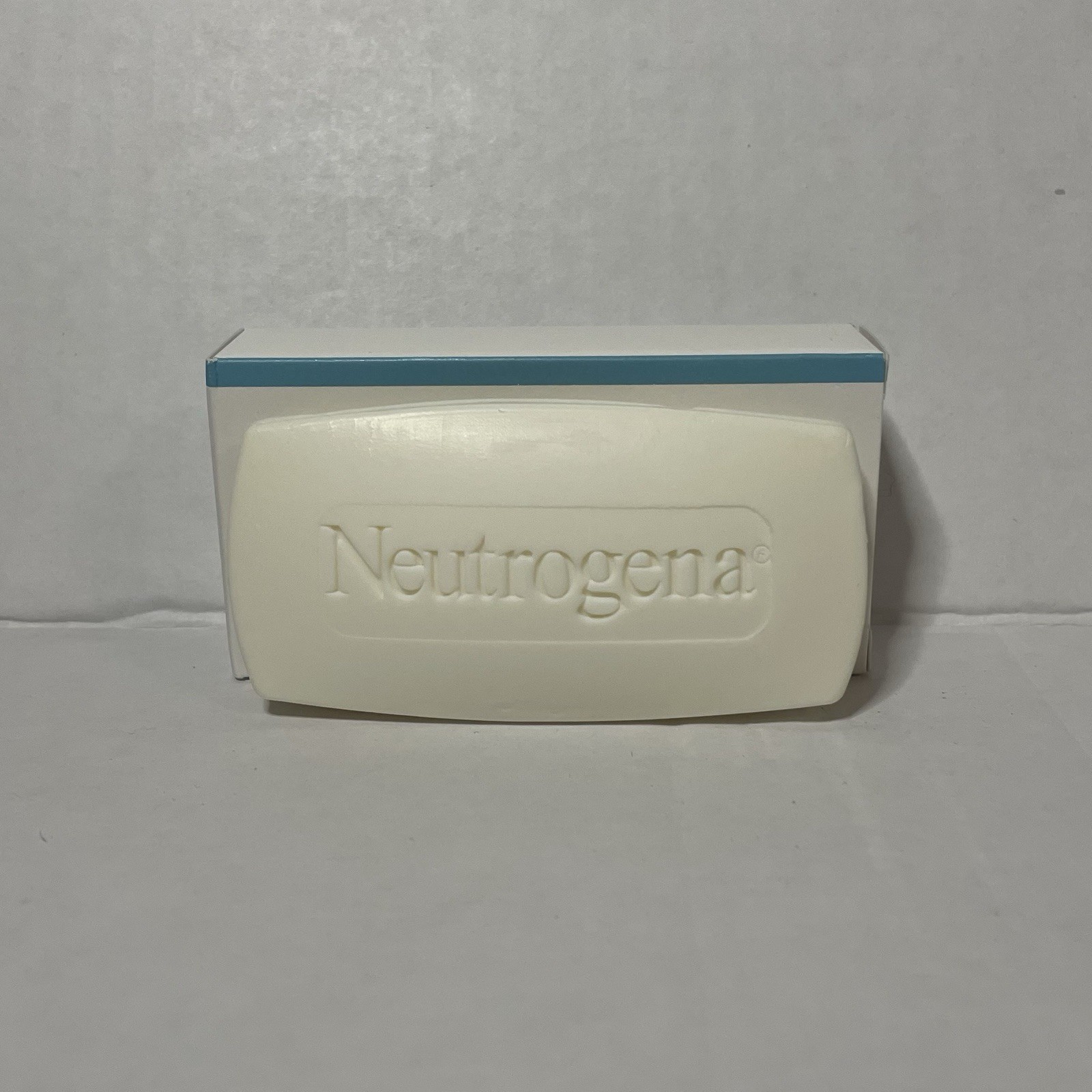 Neutrogena French Milled Soap Lot of 10 Travel Size Bath Soaps, 1 oz Massage Bar