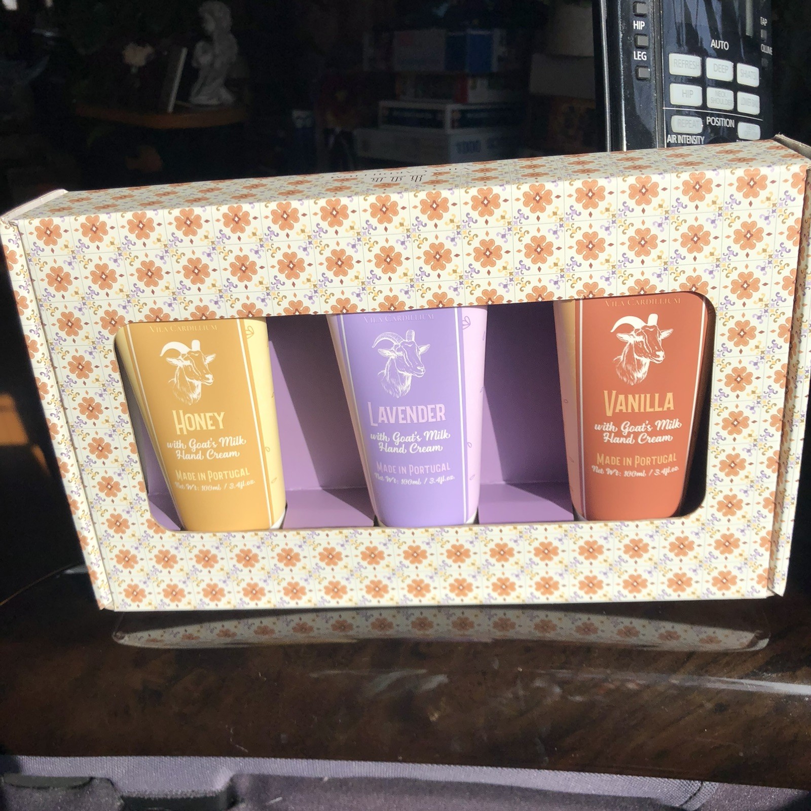 VILA CARDILLIUM Goats Milk Hand LotionHoney/Lavender/Vanilla Set 3.4 floz NEW