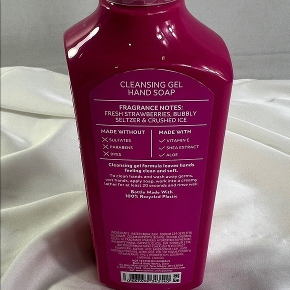 Bath & Body Works Strawberry Soda Hand Soap – Vibrant Pink