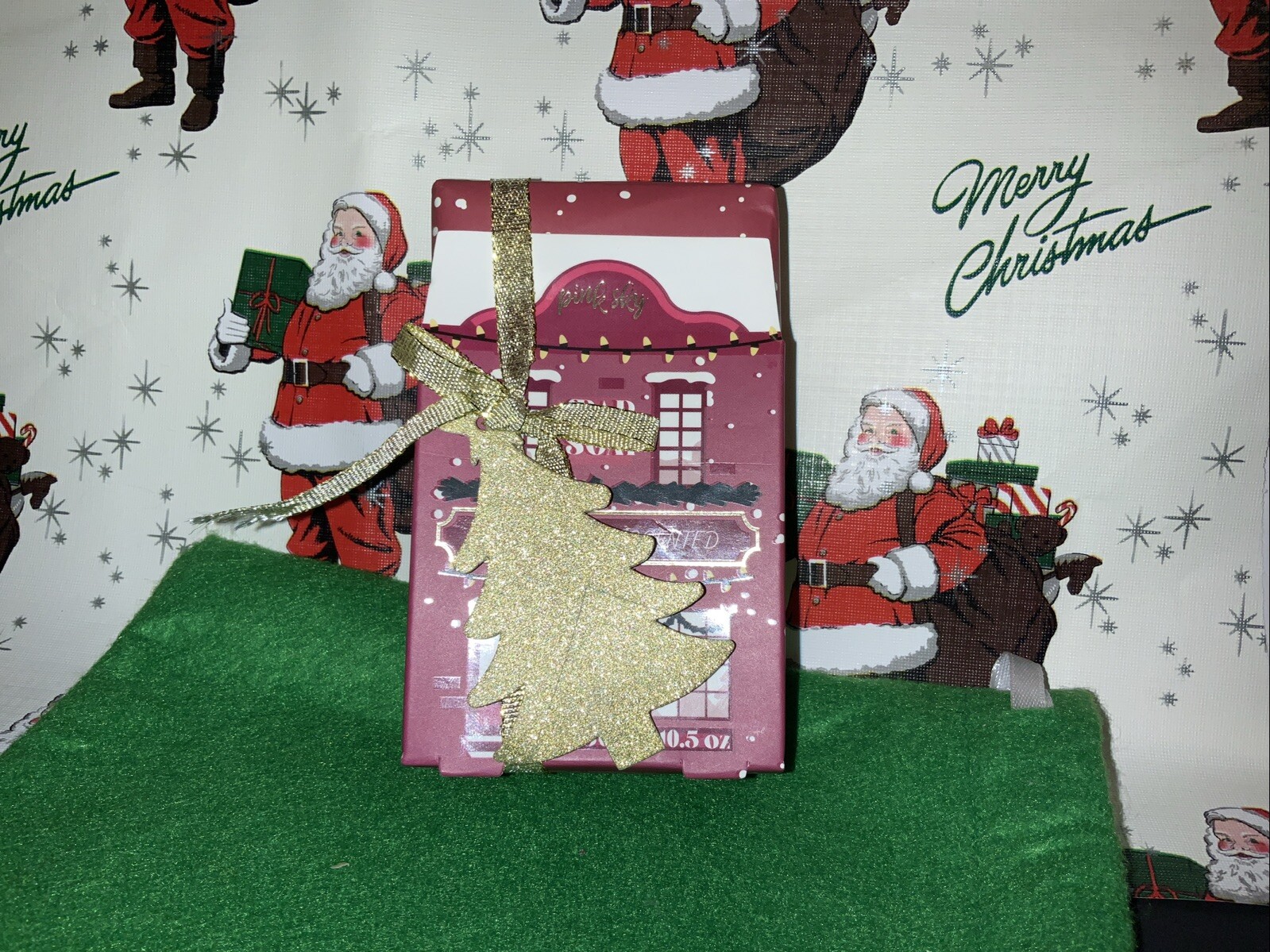 Pink Sky Peppermint Scented 10.5 Oz Luxury Bar,/ HOLIDAY /Christmas ￼