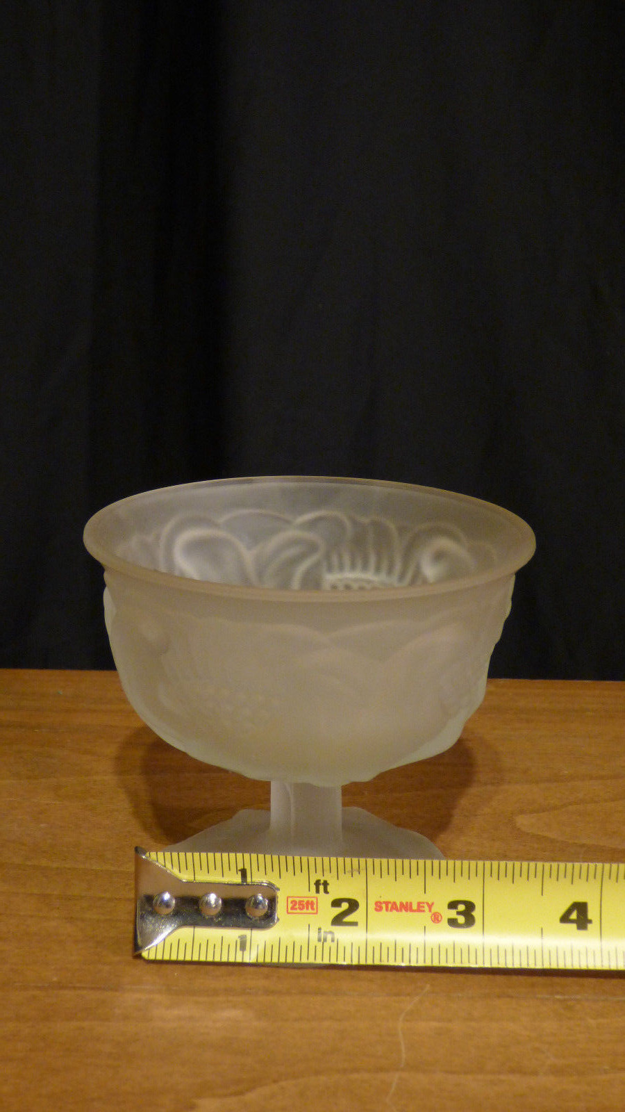 1979 Avon Flowerfrost Collection Sherbert Glass holder – Flowerfrost Strawberry