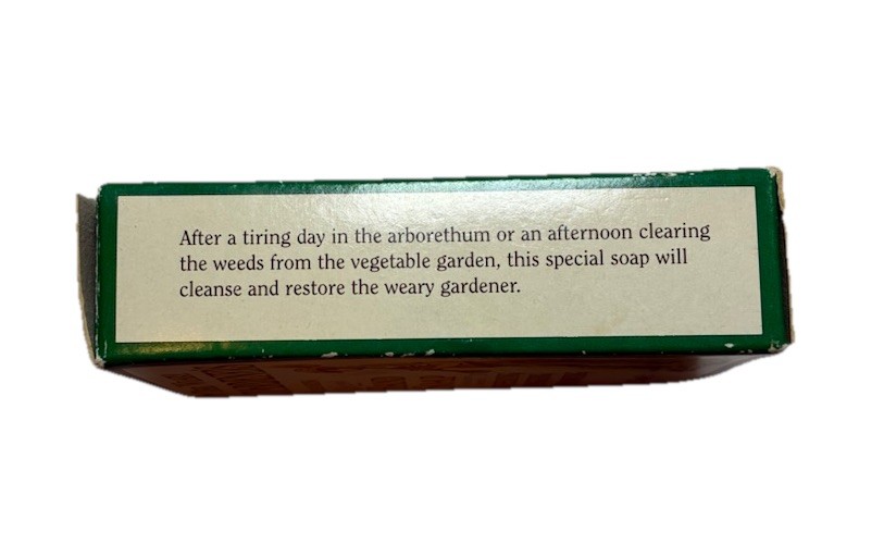 New Vintage The Weary Gardener’s Herbal Hand Soap Bar 3.35 oz. 95g England UK