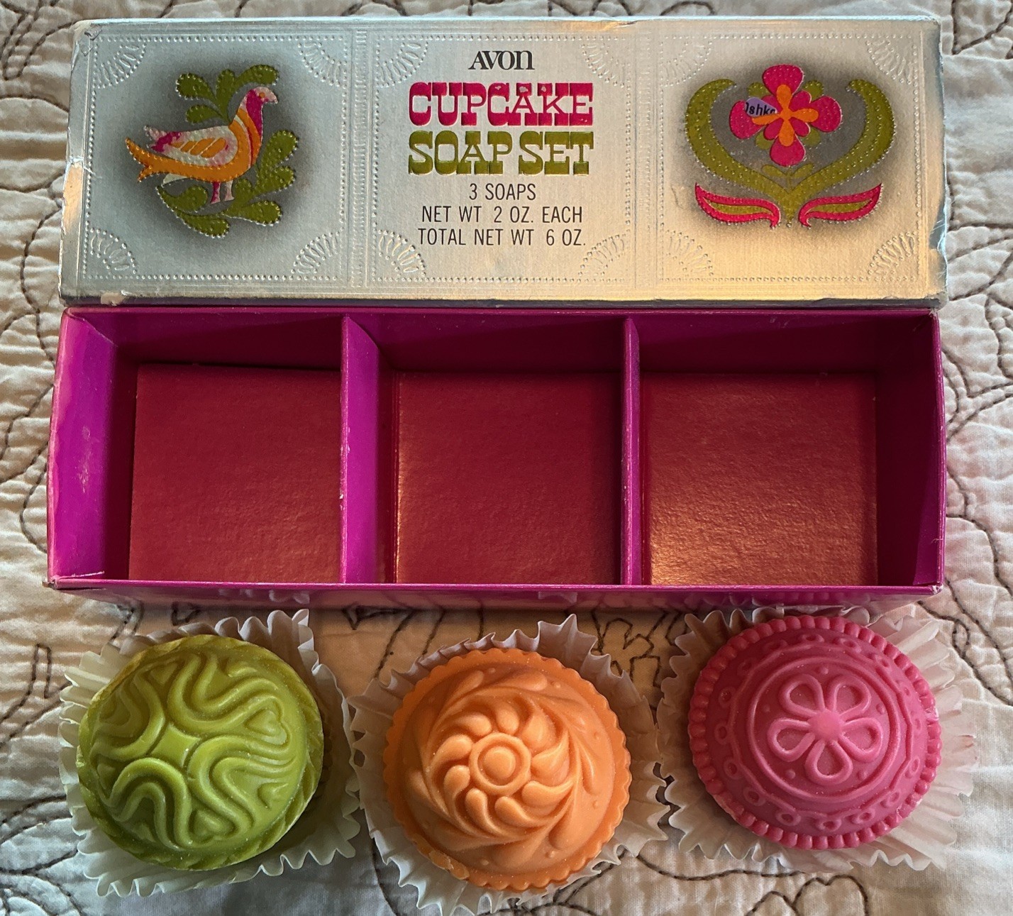 Avon Cupcake Soap Set Vintage 3 Bar Soap Gift Box Floral Bird 6 oz