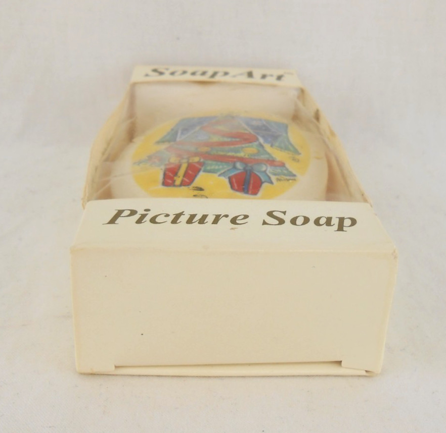 Lasting Impressions Soap Art 3.0 oz Picture Soap Bath Bar Christmas Tree Design