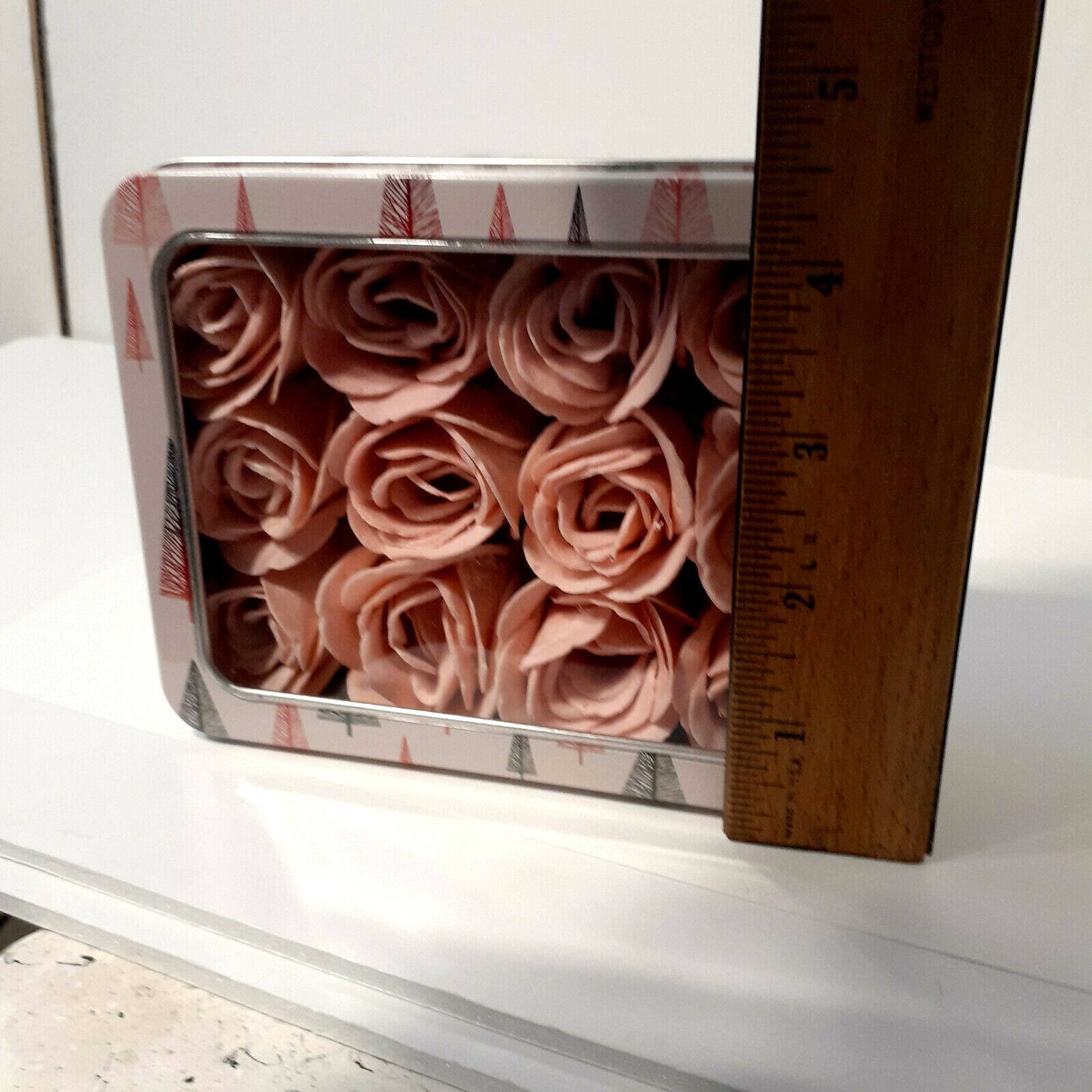 Nicole Miller Rose Scented Soap Petals in metal box